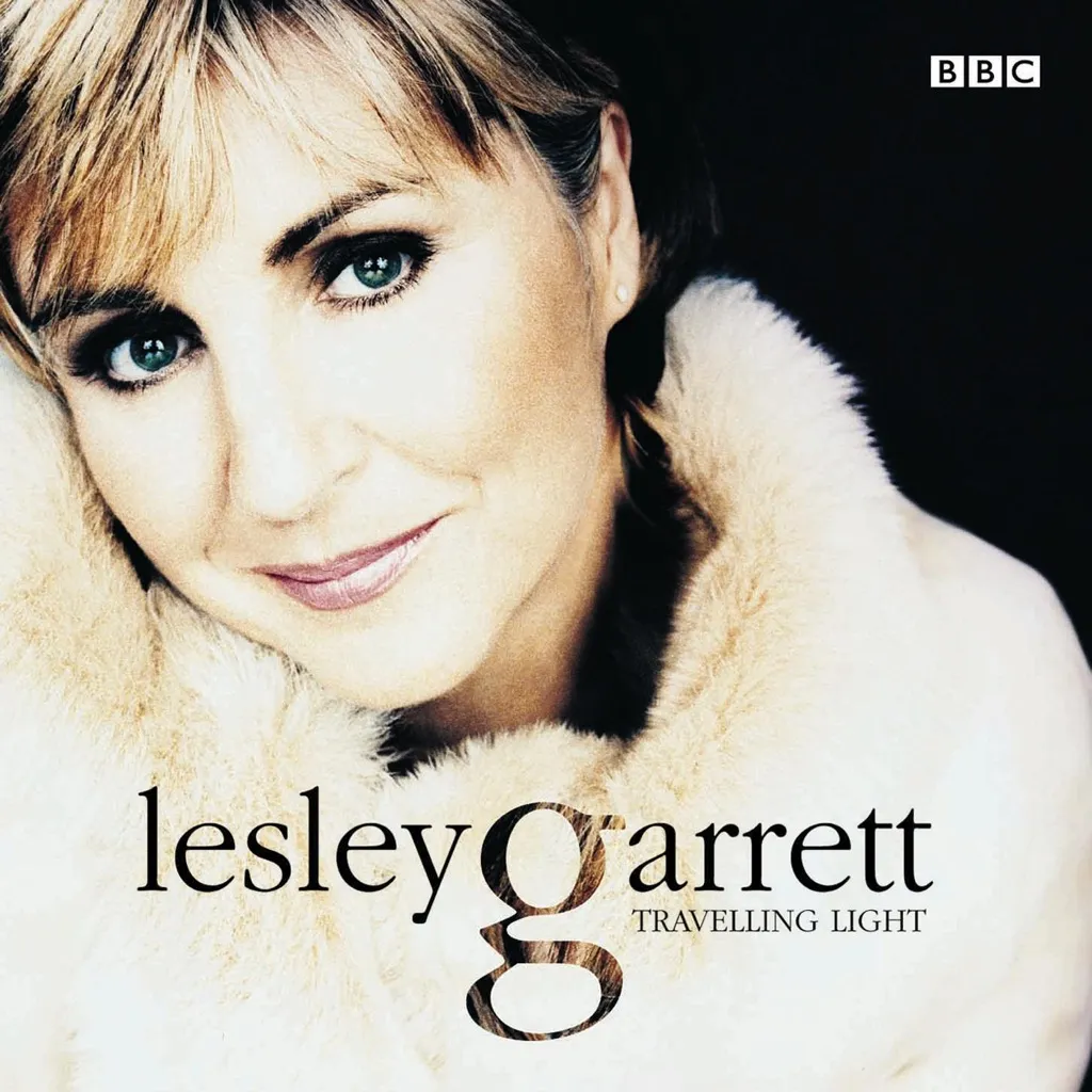 THE SINGER by Lesley Garrett cover